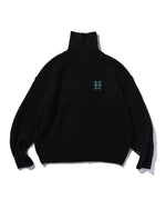 "FRAGMENT" TURTLE NECK KNIT